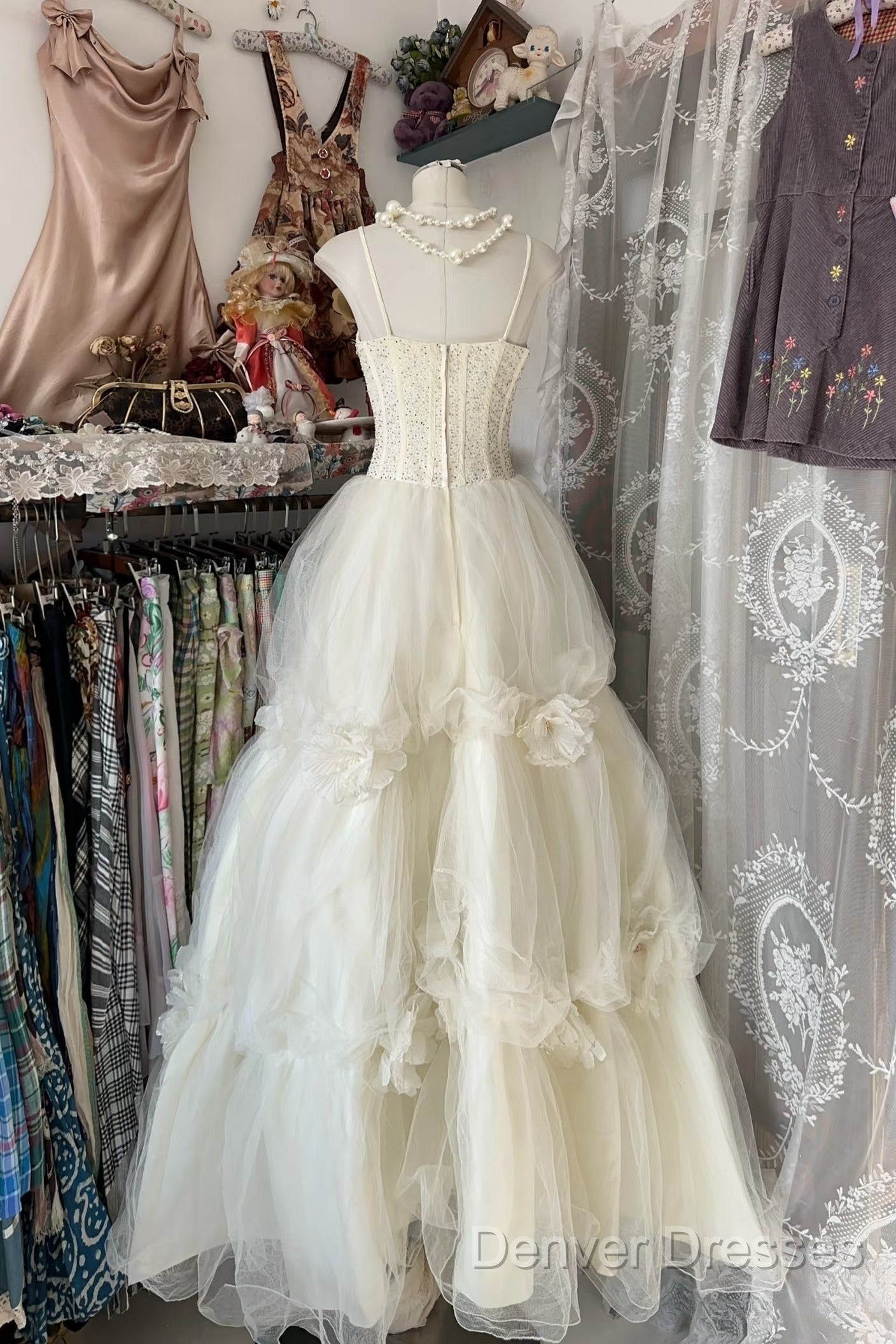 Vintage Ball Gown Spaghetti Straps Sleeveless Long White Evening Dress Prom Dress