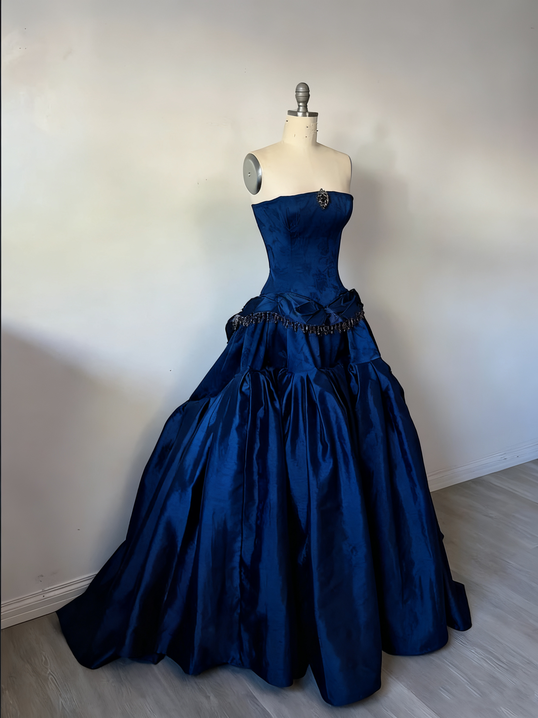 Vintage Ball Gown Strapless Burgundy Sleeveless Satin 90S Classy Prom Dress Inspiration Party Dress Princess Graduation Dress