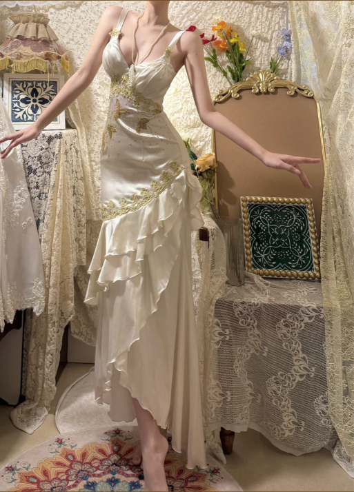 Vintage Beaded Satin V-Neck Ruffle Mermaid Prom Dress