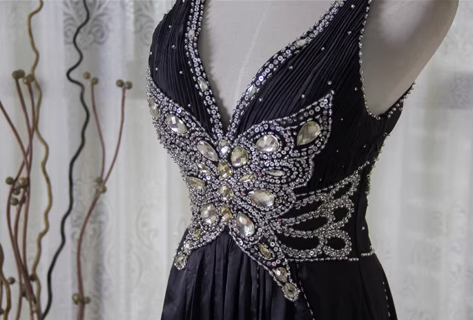 Vintage Black A-Line V-Neck Open Back Butterfly Rhinestone Beaded Satin Long Prom Dress Evening Dress