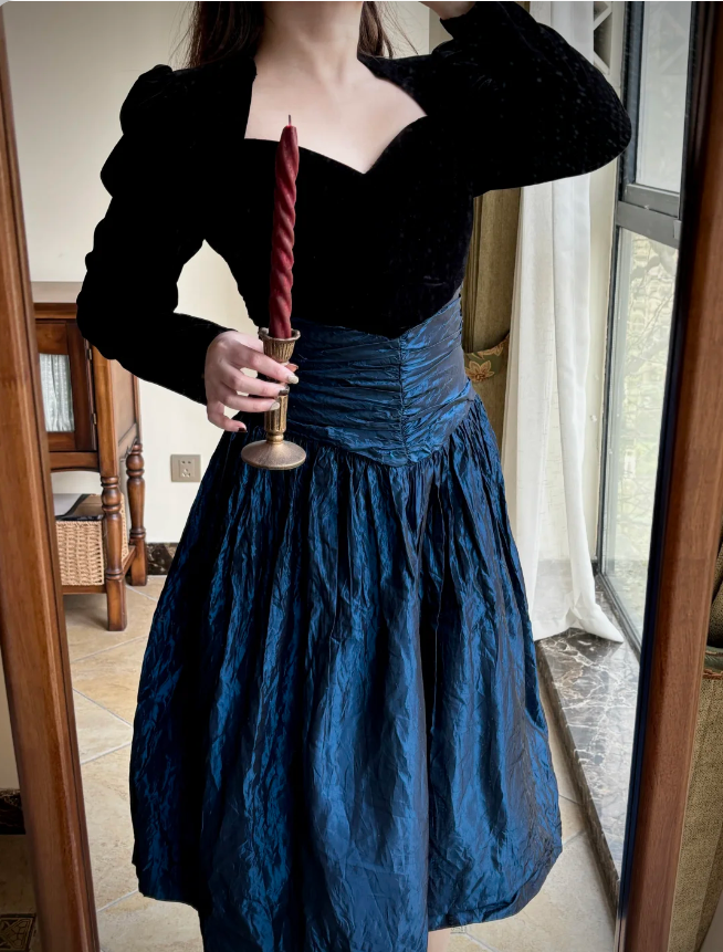 Vintage Black And Blue A-Line Long-Sleeved Velvet And Satin Prom Dress Evening Dress Secondary image