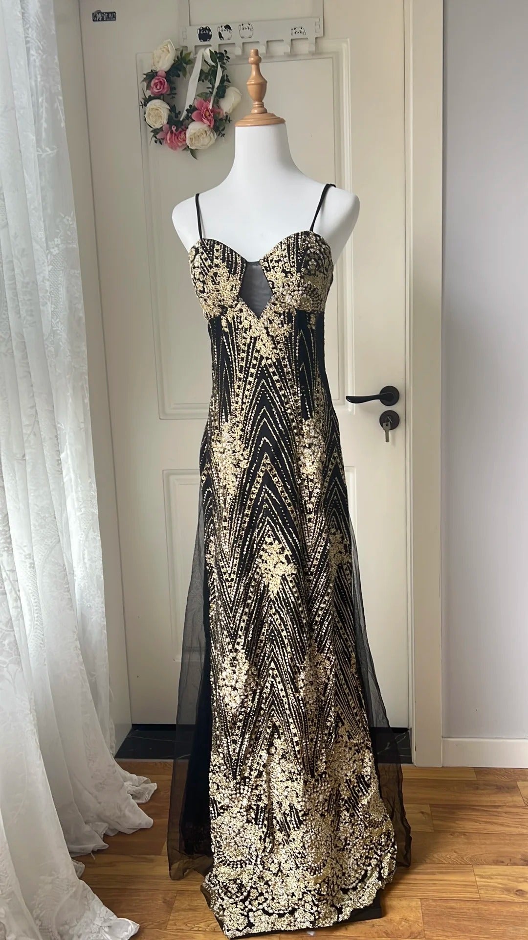 Vintage Black And Gold Mermaid Strappy Sequin Embroidered Long Prom Dress Evening Dress Secondary image