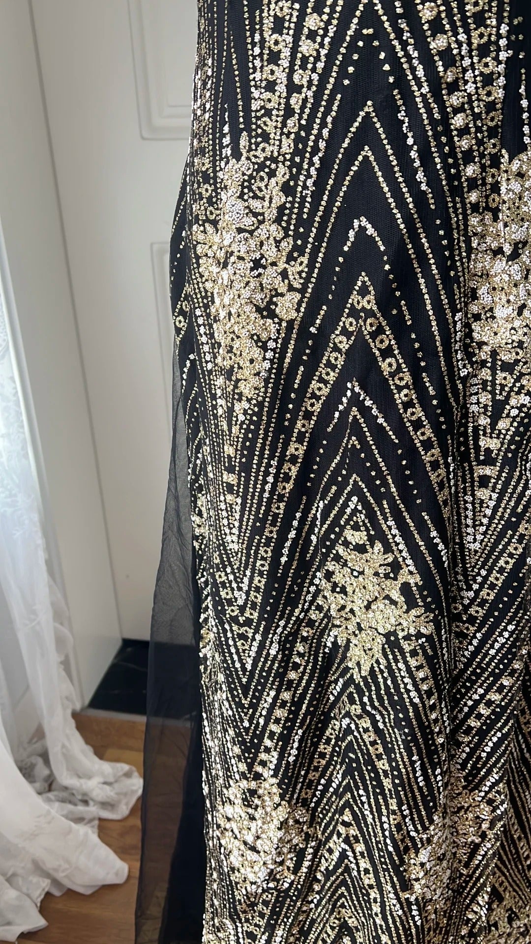 Vintage Black And Gold Mermaid Strappy Sequin Embroidered Long Prom Dress Evening Dress