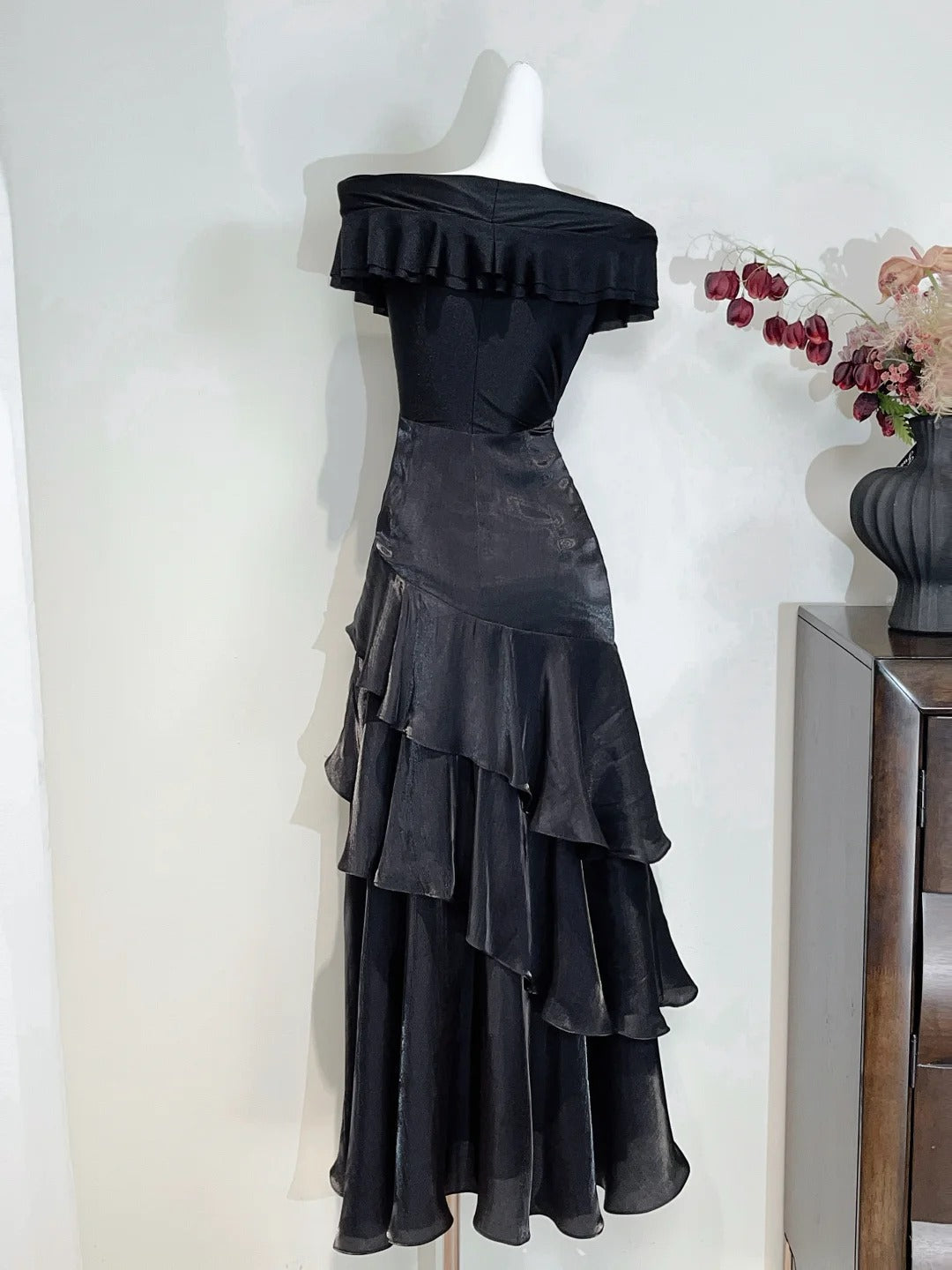 Vintage Black Mermaid One Shoulder Ruffle Satin Prom Dress Evening Dress