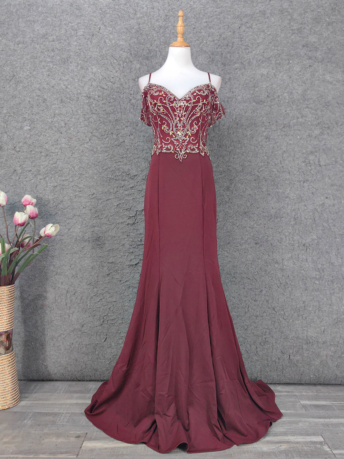 Vintage Burgundy Spaghetti Strap V-Neck Beaded Chiffon Long Prom Dress Evening Dress Main image