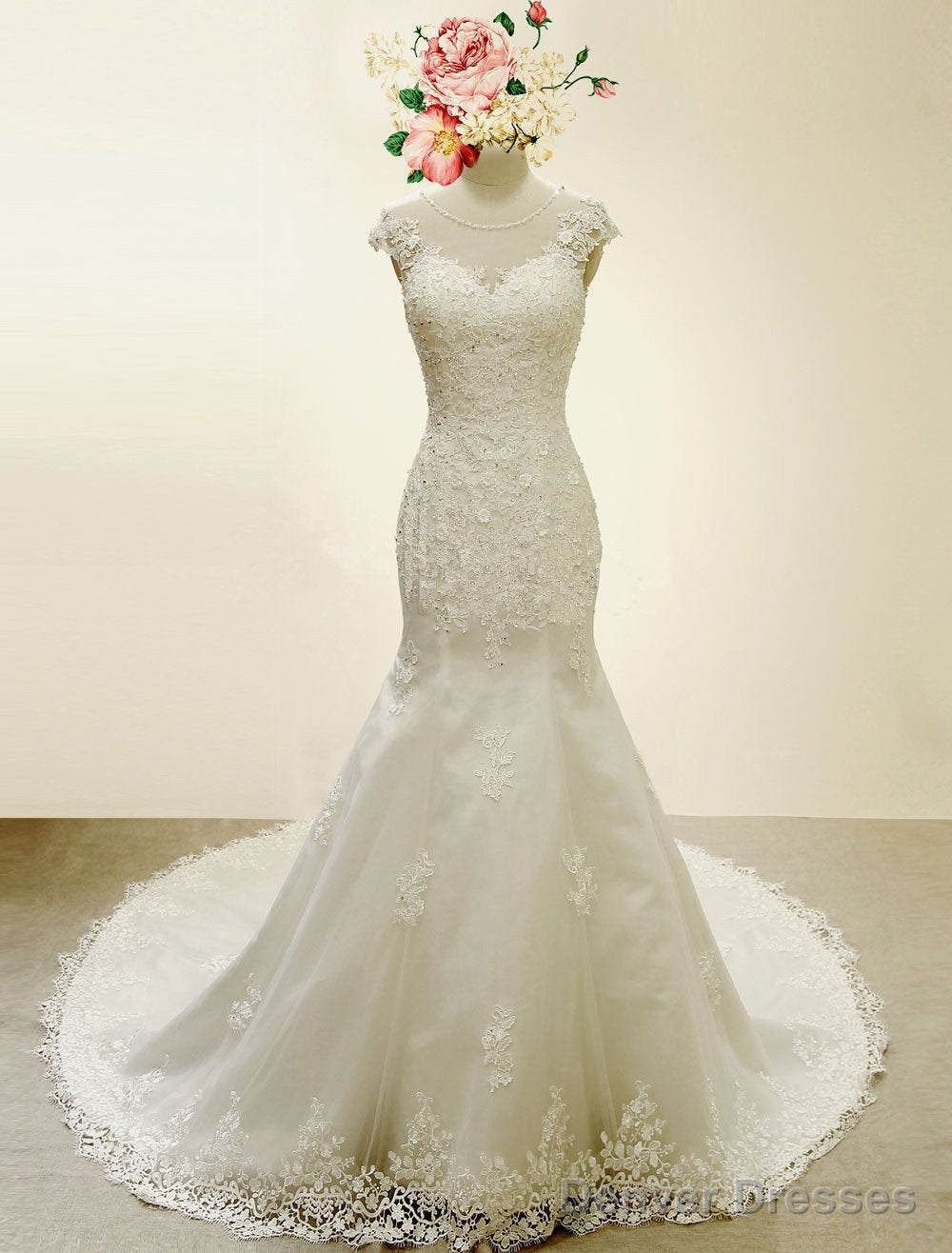 Vintage Cap Sleeves Lace Mermaid Wedding Dresses Secondary image