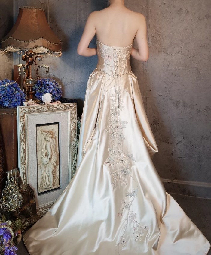 Vintage Champagne Gold A-Line Strapless Embroidered Satin Train Prom Dress Evening Dress