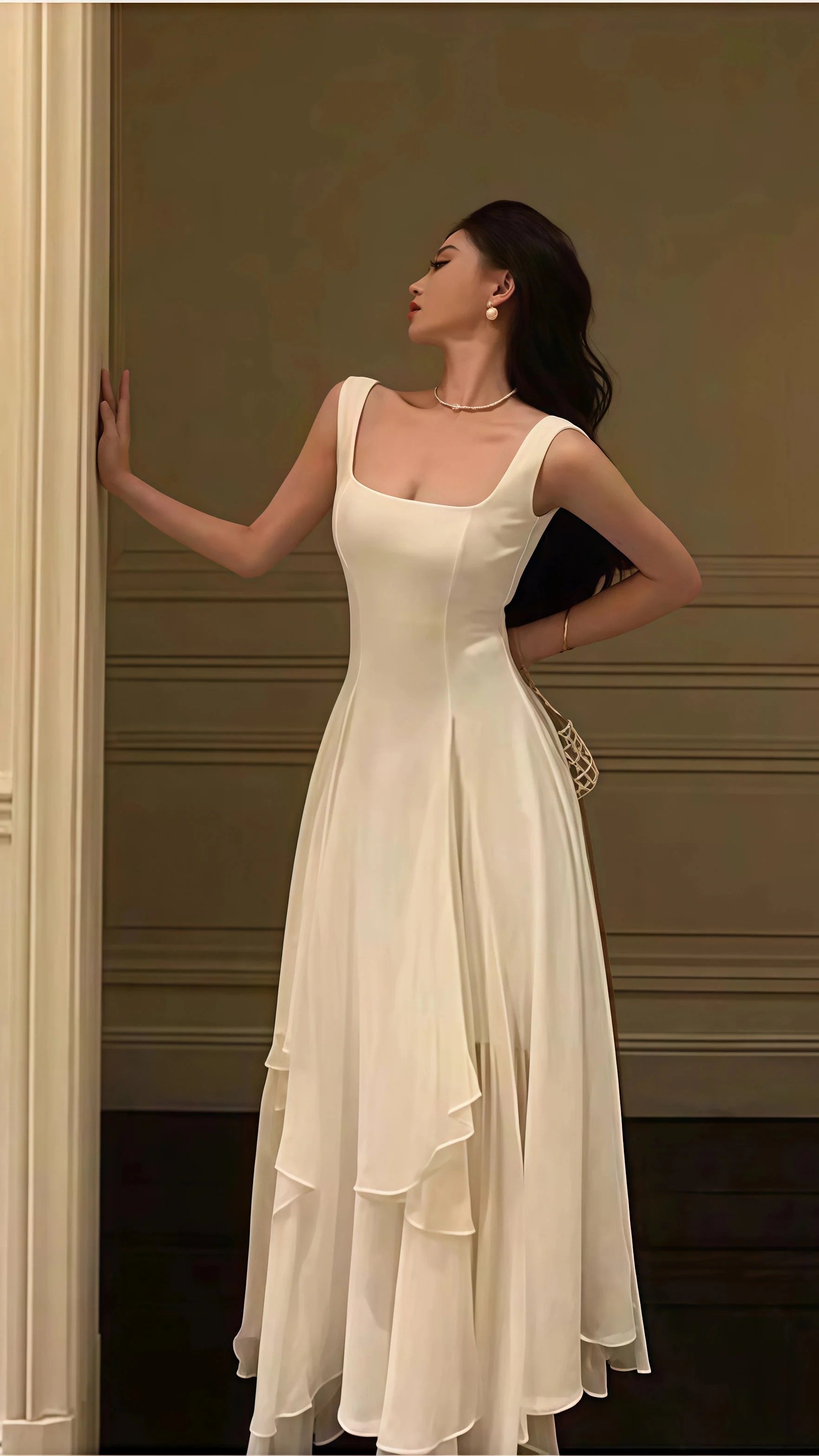 Vintage & Classic Ivory Chiffon Evening Prom Dress