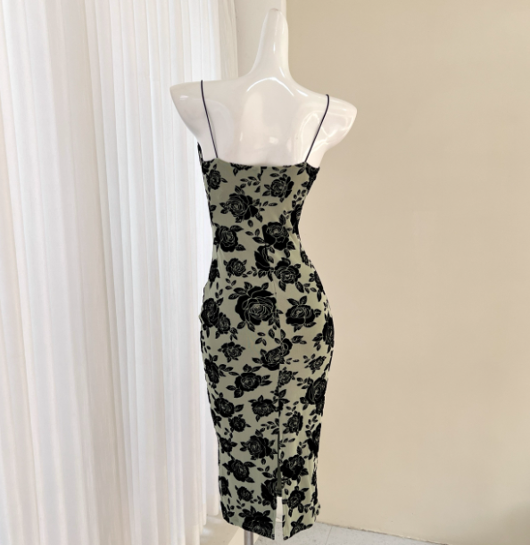 Vintage Dark Green Base Black Rose Printed Slim-Fit Spaghetti Strap Satin Prom Dress Evening Dress Secondary image