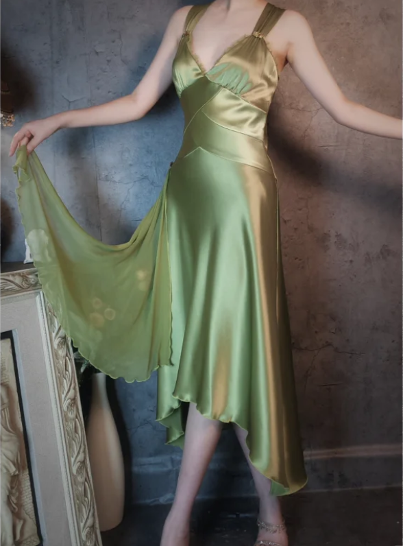 Vintage Elegant Green Deep V-Neck Satin Prom Dress Evening Dress Secondary image
