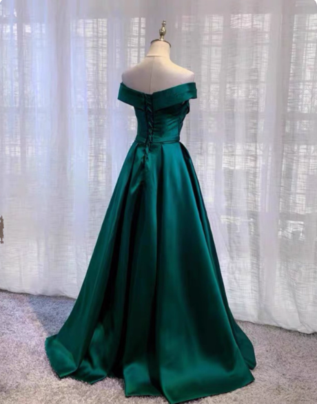 Vintage Emerald Green A-Line Off-The-Shoulder Satin Long Prom Dress Evening Dress