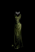Vintage Emerald Green V-Neck Ruffled Satin Long Prom Dress Evening Dress