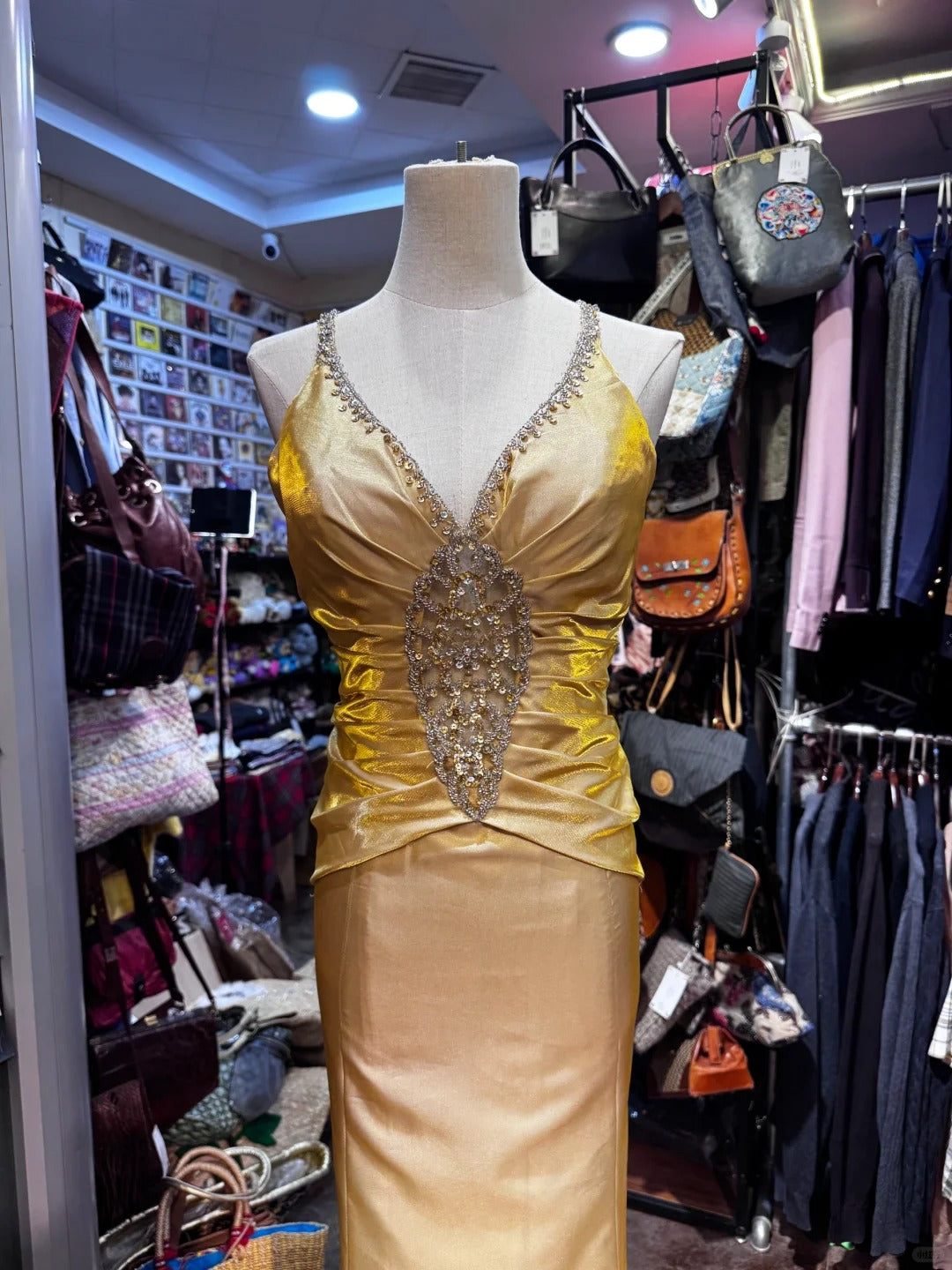Vintage Gold Mermaid V-Neck Sequined Satin Long Prom Dress Evening Dress