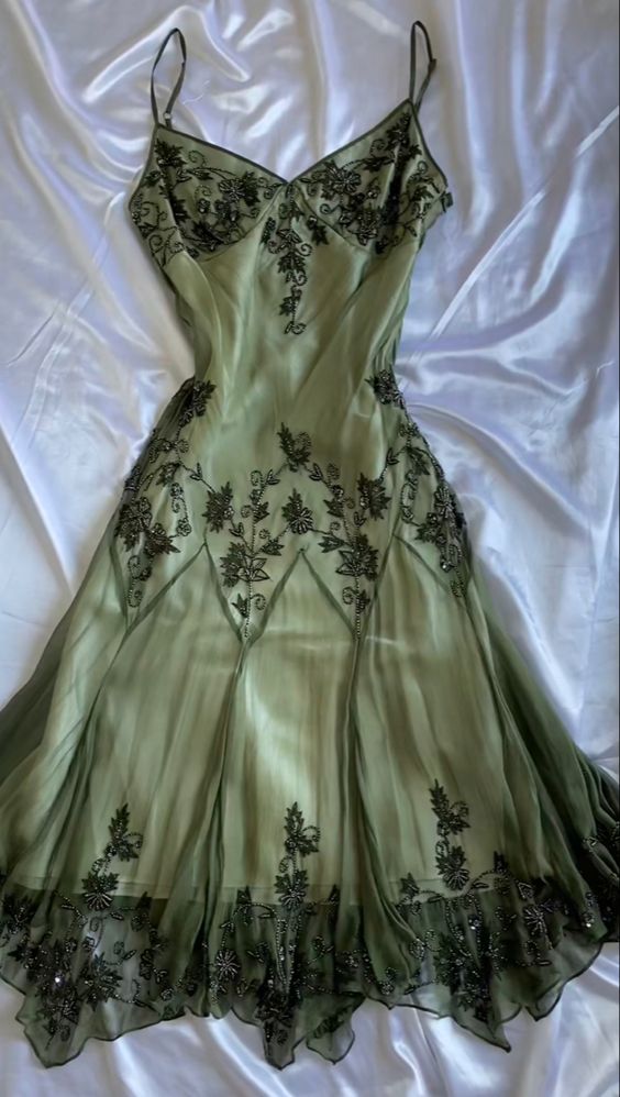 Vintage Green Emerald Maxi Dress Embroidered Crystals Floral Prom Dress Main image