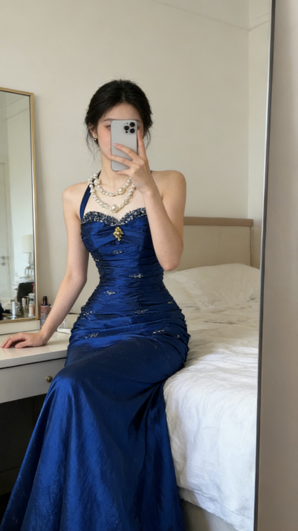 Vintage Halter Sheath Long Prom Dress Beaded Satin Blue Evening Dress Sleeveless Birthday Dress