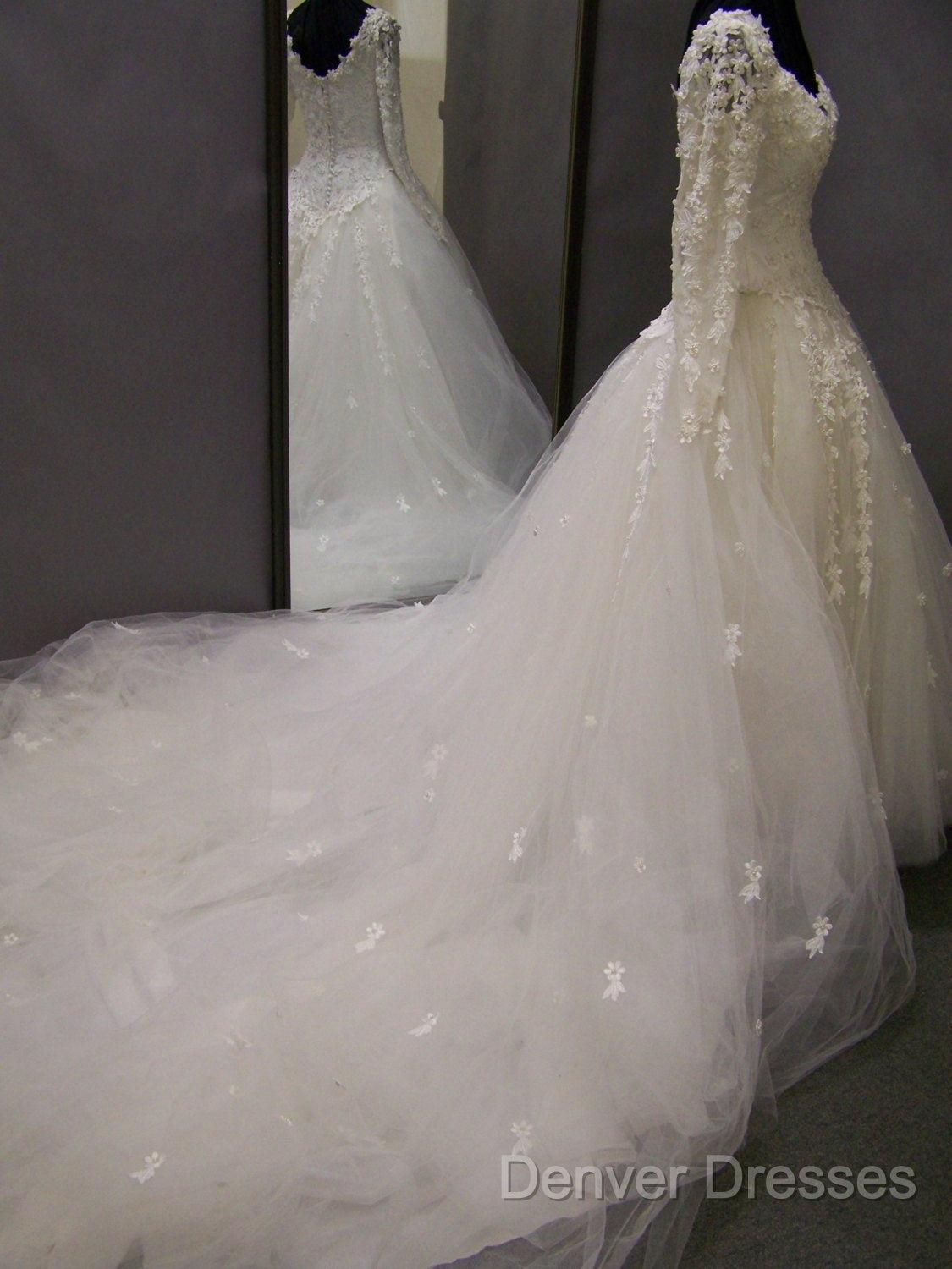 Vintage Long Sleeves Wedding Dress Princess