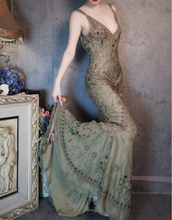 Vintage Luxury Green Mermaid Deep V-Neck Beaded Embroidered Chiffon Long Prom Dress Evening Dress Secondary image