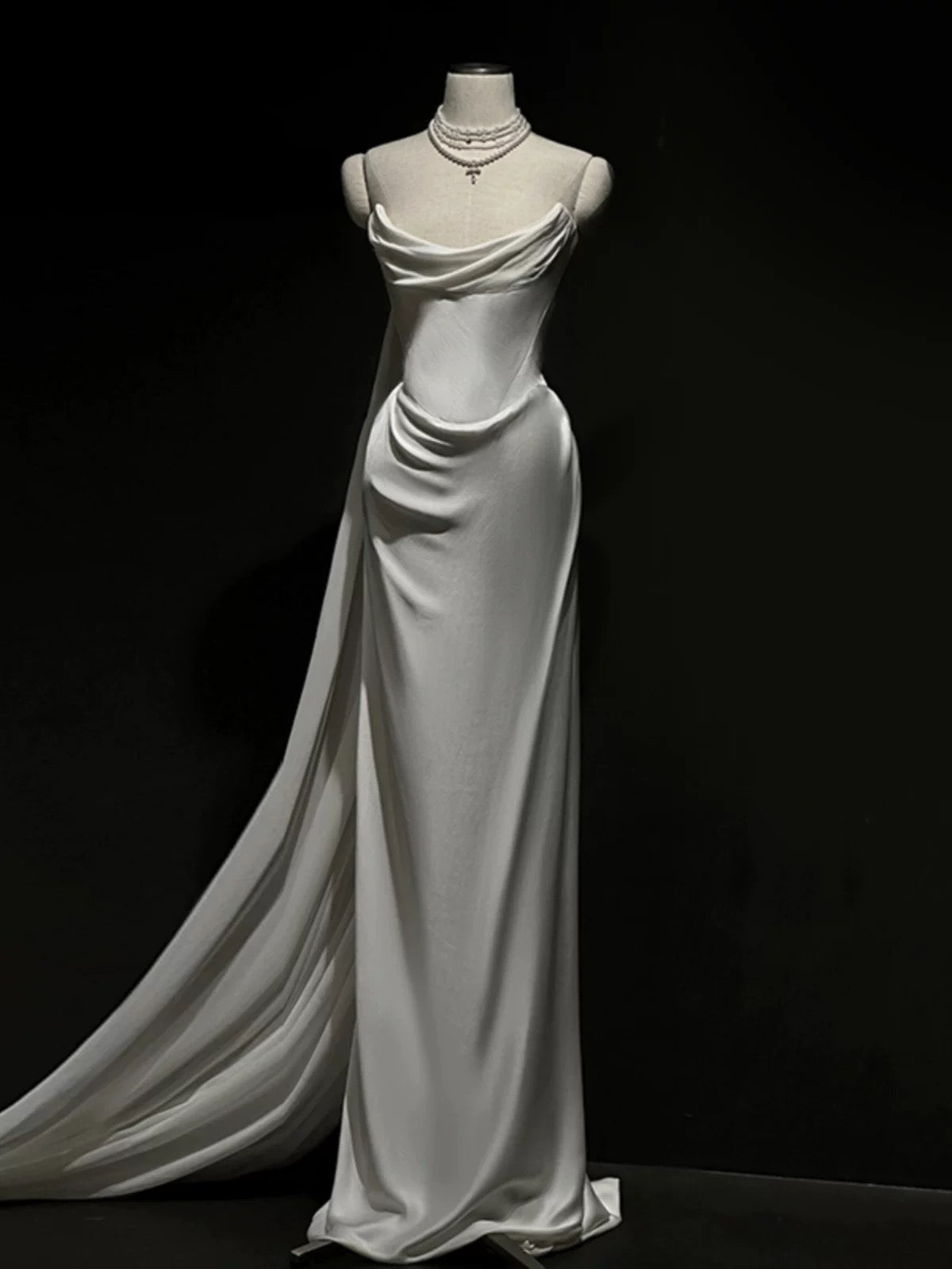 Vintage Mermaid Strapless White Satin Long Wedding Dress With Ruffles