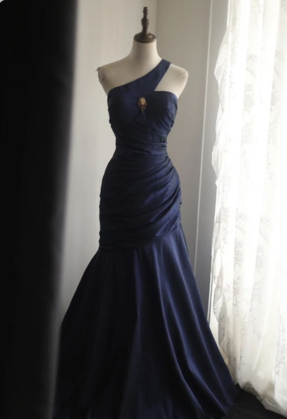 Vintage Navy Blue Mermaid One-Shoulder Satin Long Prom Dress Evening Dress