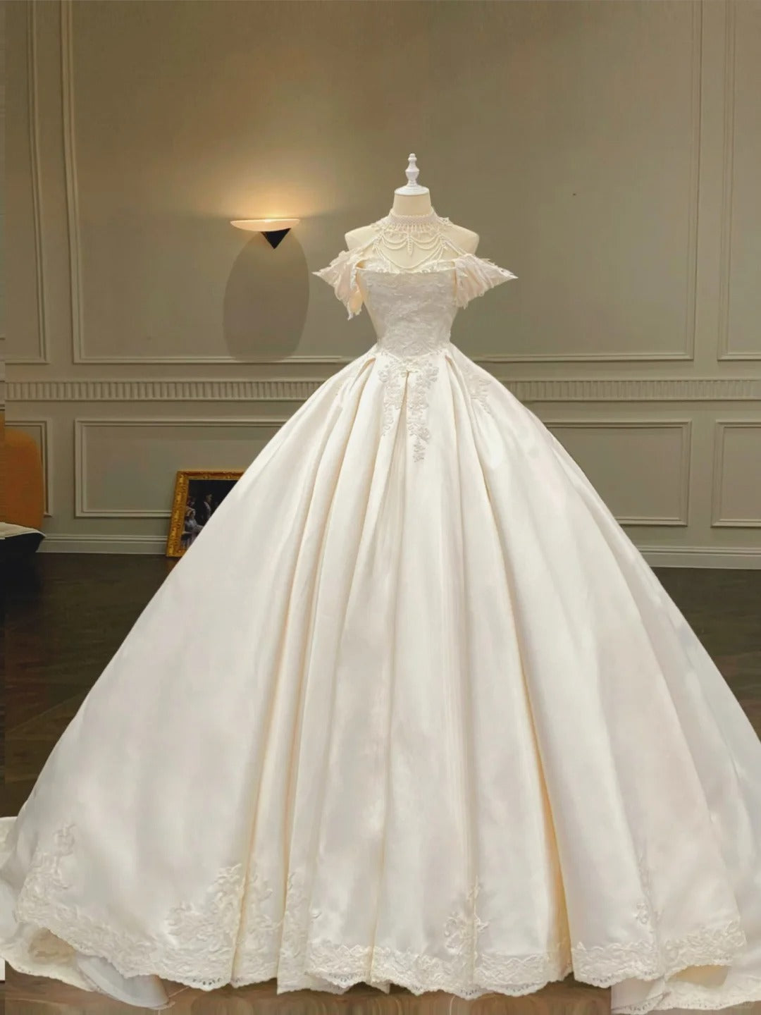 Vintage Palace Ivory Off-The-Shoulder Lace Embroidered Ball Gown Satin Wedding Dress Main image