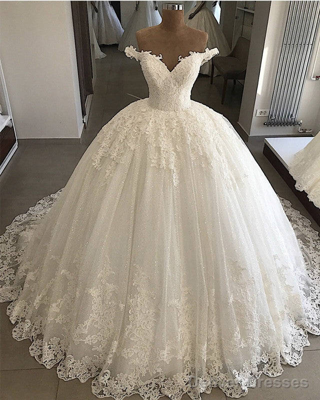 Vintage Pearl Beaded Tulle Ballgown Wedding Dresses Lace Edge Main image