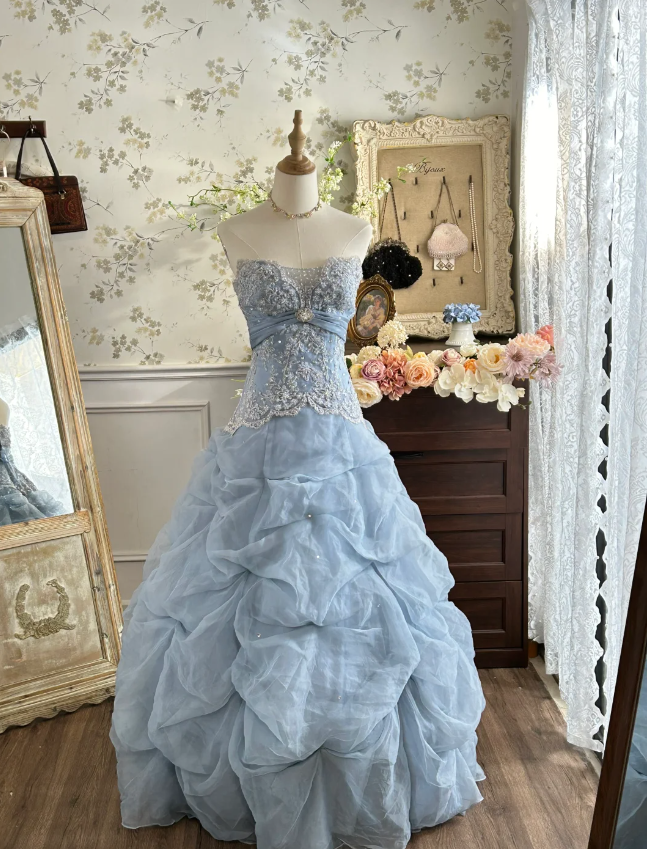 Vintage Princess Light Hazy Blue Strapless Lace Embroidered Tulle Ball Gown Evening Dress Main image