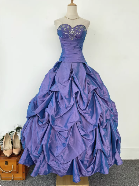 Vintage Princess Purple-Blue Sweetheart Neck Satin Ruched Long Ball Gown Evening Dress Main image