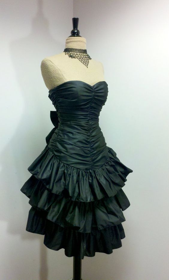 Vintage Short Party Dress Strapless Ruffles Homecoming Dress Secondary image