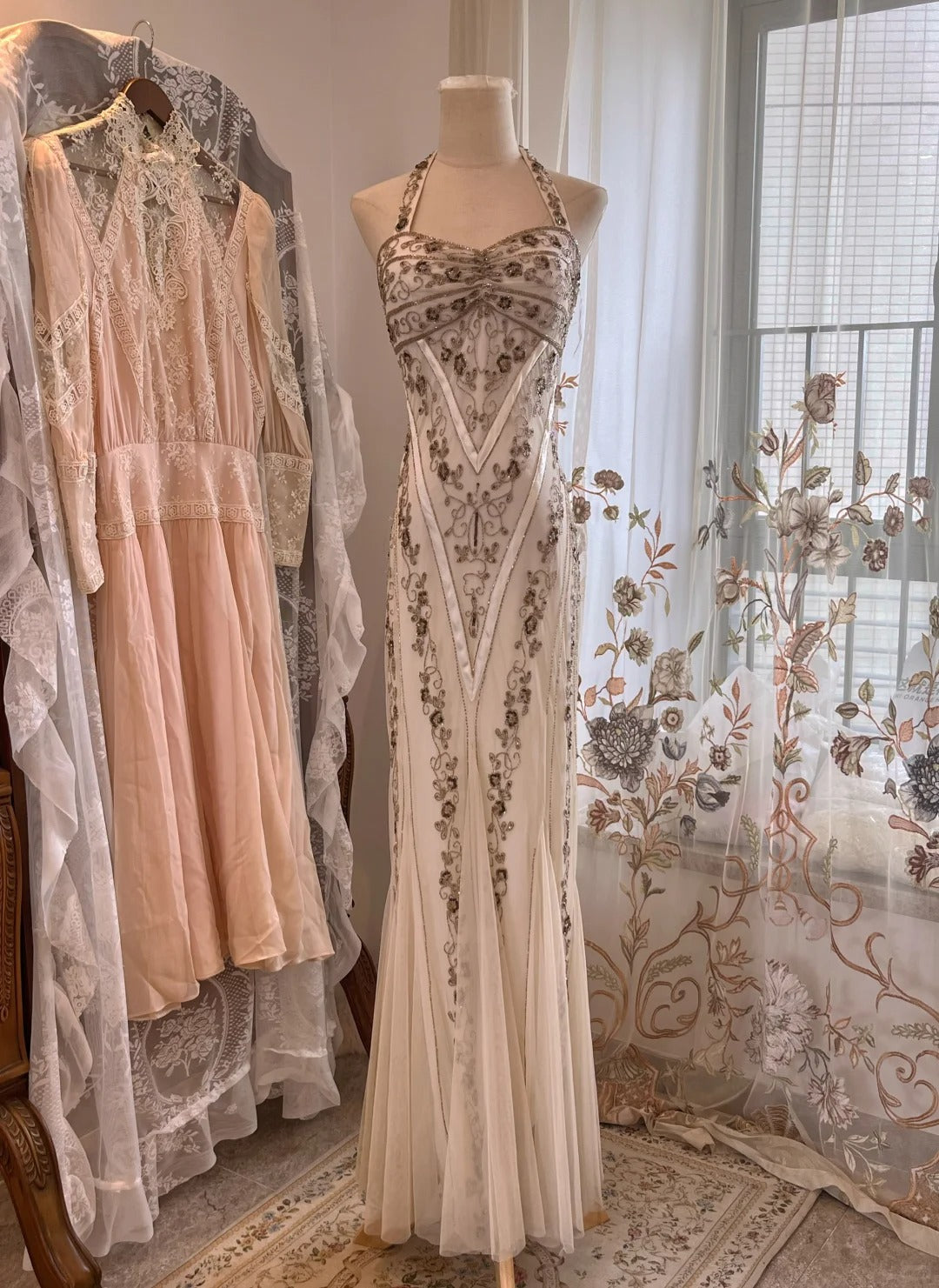Vintage White Mermaid Halter Neck Beaded Backless Tulle Long Prom Dress Evening Dress