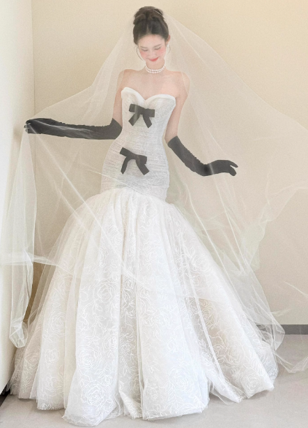 Vintage White Mermaid Sweetheart Neck Bow Lace Tulle Wedding Dress