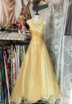 Vintage Yellow A-Line Boat Neck Tulle Long Prom Dress Simple Embroidery Applique Evening Dress