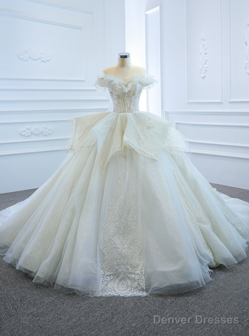 White Ball Gown Tulle Sequins Appliques Off the Shoulder Wedding Dress
