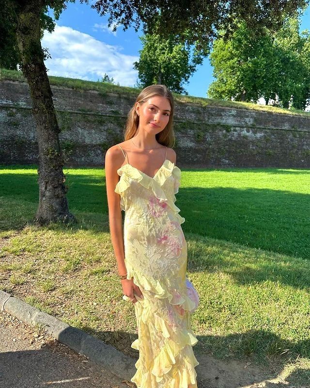 Yellow Fashion Elegant Layered Tulle Long Ball Gown Backless Mermaid Slim Fit Evening Gown Party Dress Main image