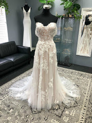 Wedding Dress Website, A-Line/Princess Off-the-Shoulder Court Train Tulle Wedding Dresses With Appliques Lace