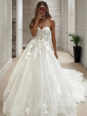 Wedding Dress For, A-Line/Princess Sweetheart Chapel Train Tulle Wedding Dresses With Appliques Lace