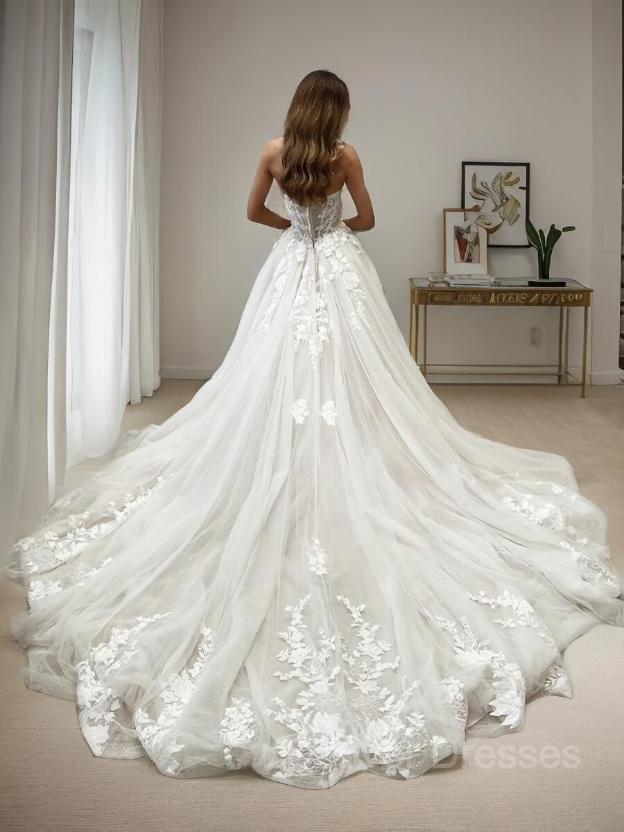 Wedding Dresses Idea, A-Line/Princess Sweetheart Chapel Train Tulle Wedding Dresses With Appliques Lace
