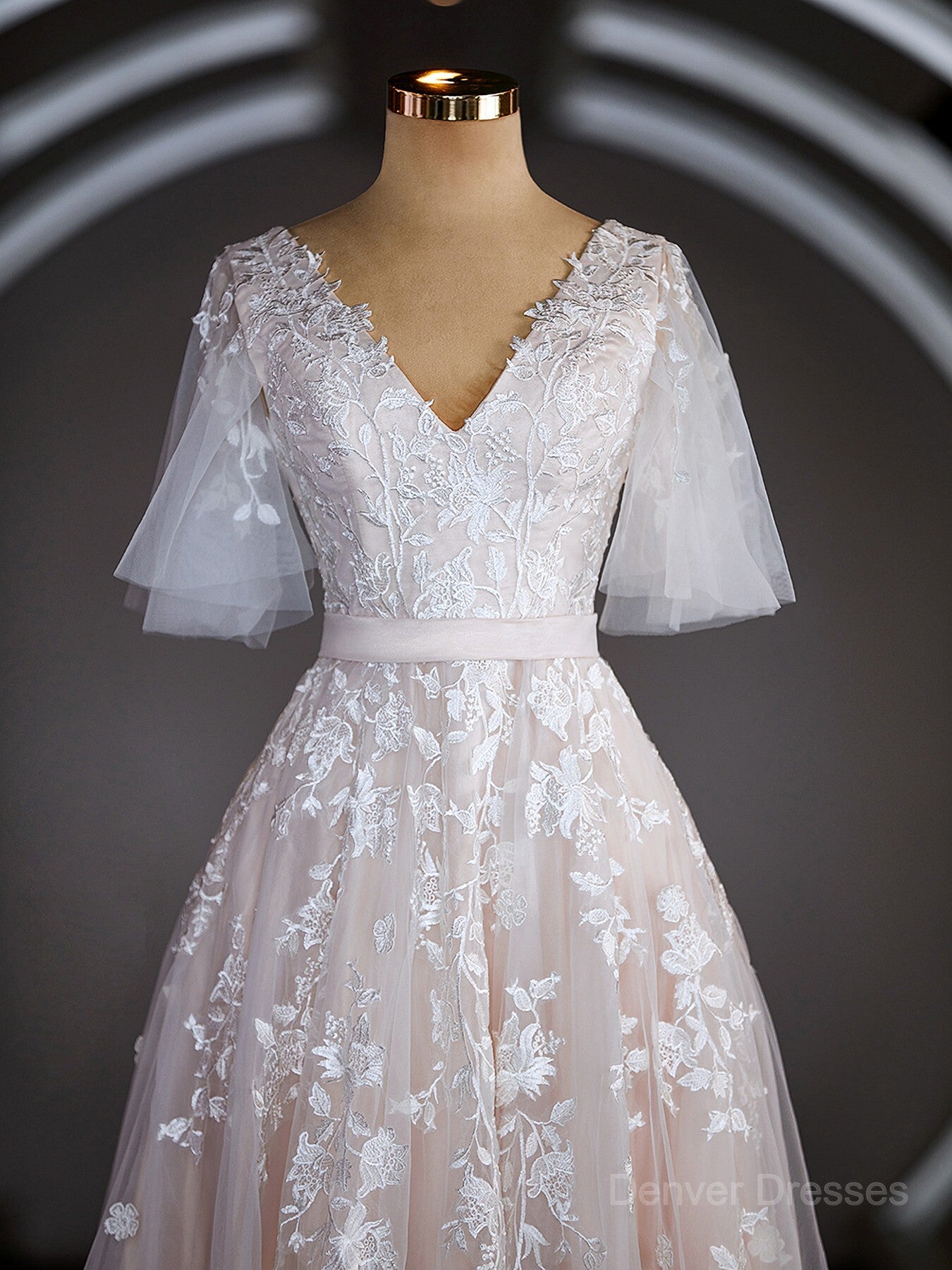 A-Line/Princess V-neck Court Train Tulle Wedding Dresses with Appliques Lace Secondary image