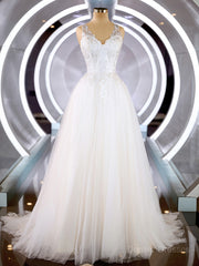 Wedsing Dress Styles, A-Line/Princess V-neck Court Train Tulle Wedding Dresses with Appliques Lace