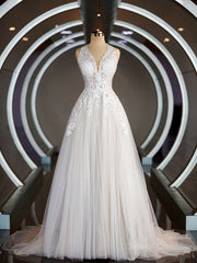 Wedding Dresses Open Back, A-Line/Princess V-neck Court Train Tulle Wedding Dresses with Appliques Lace