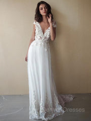Wedding Dresses Straps, A-Line/Princess V-neck Sweep Train Tulle Wedding Dresses With Appliques Lace