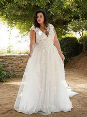 Wedding Dress Designers, A-Line/Princess V-neck Sweep Train Tulle Wedding Dresses With Appliques Lace