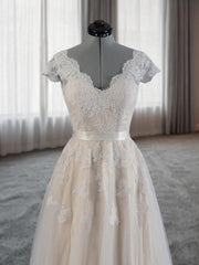 Wedding Dresses Tulle, A-line V-neck Appliques Lace Floor-Length Lace Wedding Dress