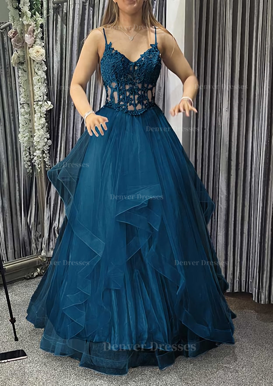 Prom Dresses Websites, A-line V Neck Sleeveless Long/Floor-Length Tulle Charmeuse Prom Dress With Appliqued Lace