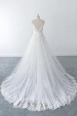 Wedding Dresses Vintage, Amazing Long A-line V-neck Ruffle Appliques Tulle Wedding Dress