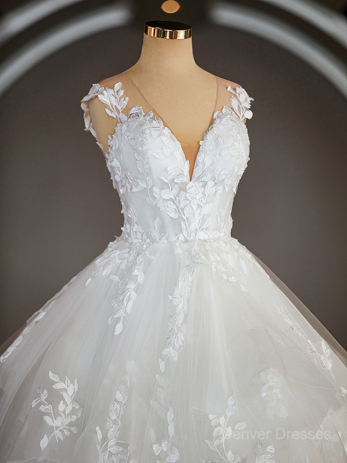 Wedding Dresses Satin, Ball-Gown V-neck Court Train Tulle Wedding Dresses with Appliques Lace