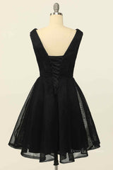 Evening Dress Simple, Black A-line V Neck Sleeveless Lace-Up Back Tulle Mini Homecoming Dress
