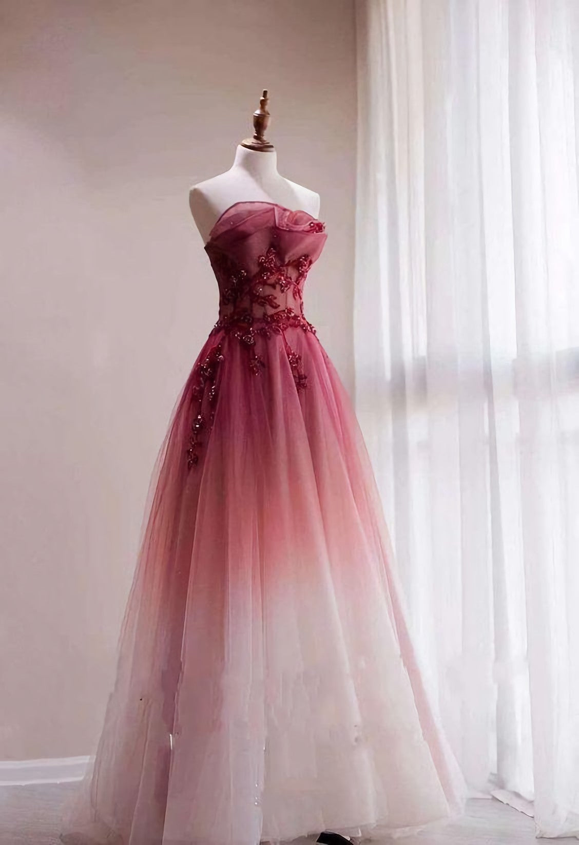 Wedding Dresses With Shoes, Red Gradient Prom Dress, Vintage Wedding Dress, Red Strapless Party Dress, With Beaded Bridal Dress