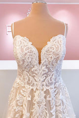 Wedding Dress Shopping Outfit, Classy Long A-Line Tulle Spaghetti Straps Appliques Lace Backless Wedding Dress