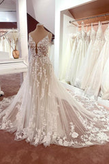Wedding Dresses Under, Gorgeous Spaghetti-Straps Lace Wedding Dress Tulle Sleeveless Bridal Gowns