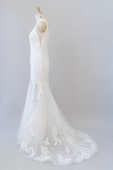Wedsing Dresses Vintage, Long Mermaid V-neck Appliques Tulle Lace Wedding Dress